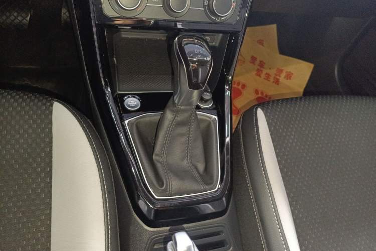 Used Volkswagen Tacqua 2021 1.5L Automatic Yue Zhi Lian Edition Gear Lever