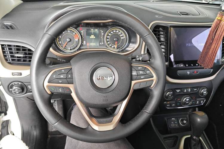 Used Jeep Cherokee 2016 2.4L Leading Edition