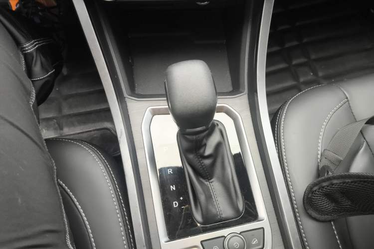 Used Chery Tiggo 3X 2021 PLUS 1.5L CVT Thrilling Red Date Edition Gear Lever