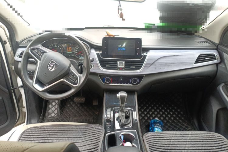 Used Baojun 730 2019 1.5T CVT Flagship Model 7 Seats China VI Emission Standard Center Console