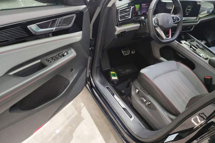 Used Volkswagen Teramont X 2024 380TSI Four-Wheel Drive Longxiang Edition Interior 3