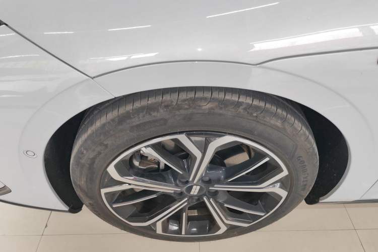 Used Geely Galaxy E8 2025 700 km Long-Range Intelligent Driving Version
