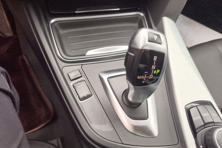 Used BMW 4 Series 2014 420i Convertible Fashion Model