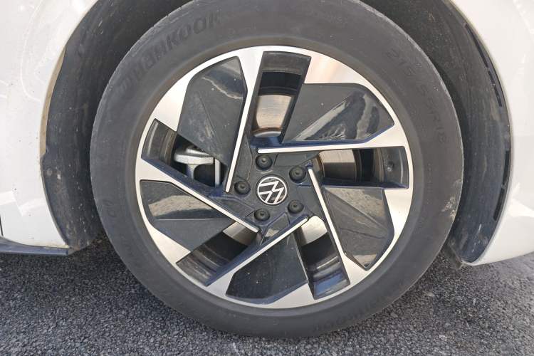 Used Volkswagen ID.3 2024 Pure & Smart Edition Right Front Wheel Hub