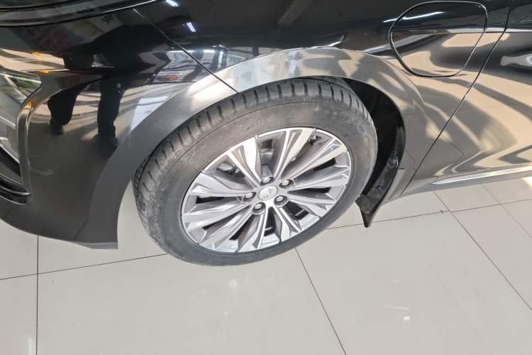 Used Hongqi E-QM5 2022 431 km Charge & Enjoy Edition
