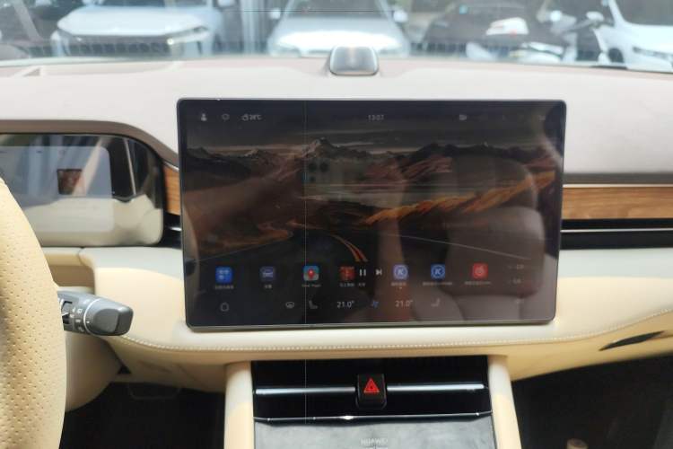 Used Hima AITO M7 2024 1.5T Rear-Drive Plus Version 5 Seats Audio And AC Panel