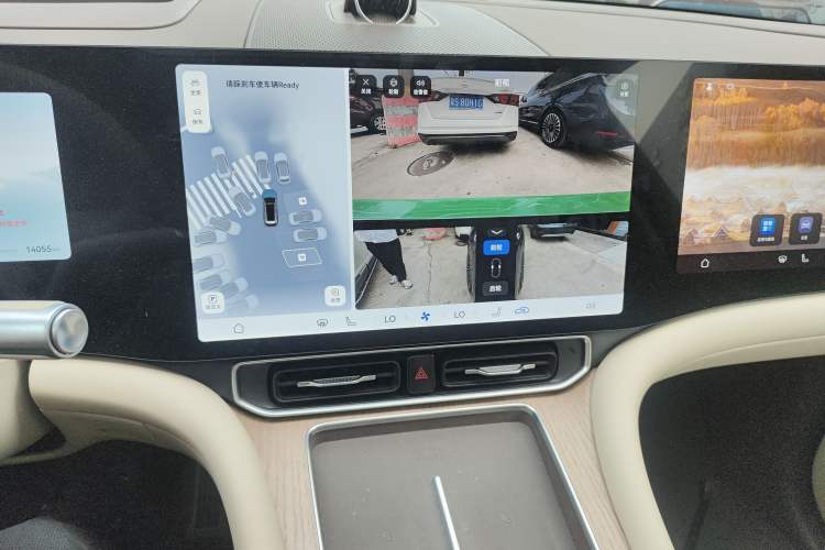 Used Hima AITO M9 2025 Extended-Range Ultra Version 52 kWh 6-Seater
