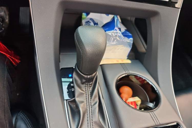 Used Toyota Avalon 2019 2.5L Ambition Version China VI Standard
