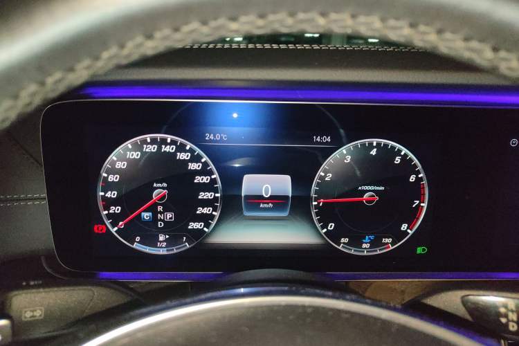 Used Mercedes-Benz E-Class 2016 E 300 L Sporty and Stylish Model