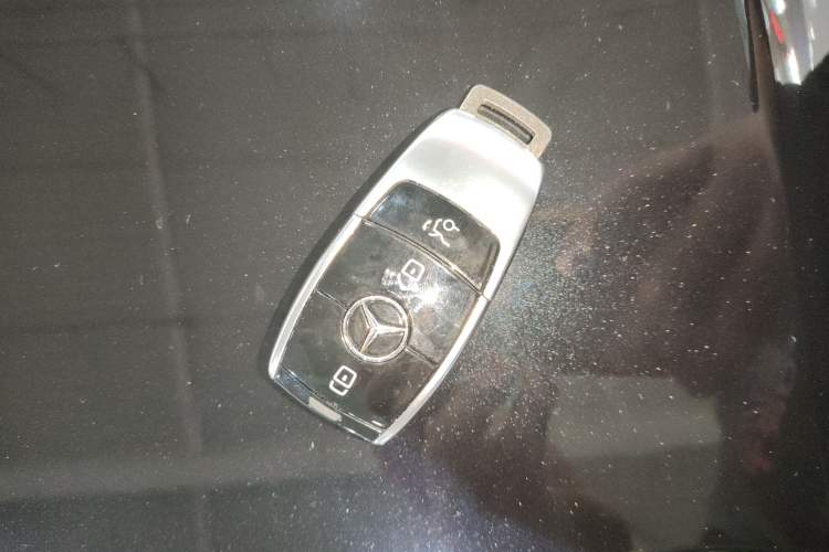 Used Mercedes-Benz E-Class 2023 Updated E 300 L Fashion Edition
