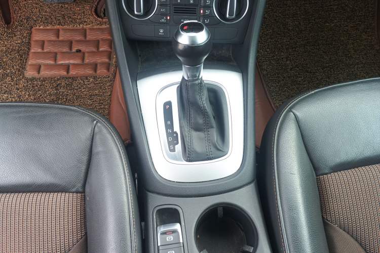 Used Audi Q3 2017 35 TFSI Fashion Model Gear Lever