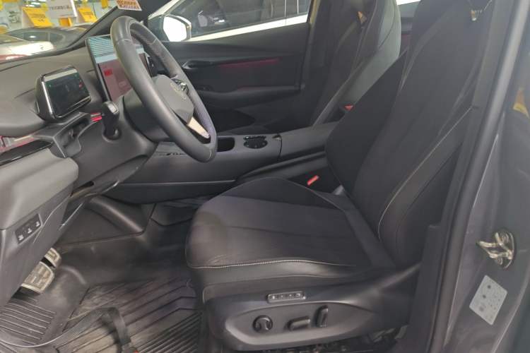 Used Volkswagen ID.UNYX 2024 Revised Pro Long-Range Version Left Front Seat