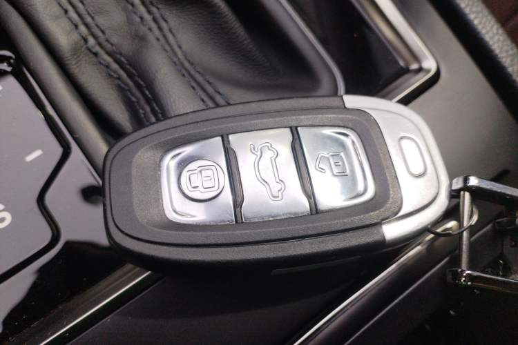 Used Hongqi H7 2017 1.8T Tech Model Vehicle Key