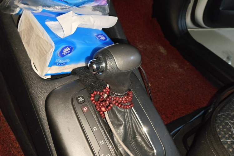 Used Kia K3 2013 1.6L Automatic GL Gear Lever