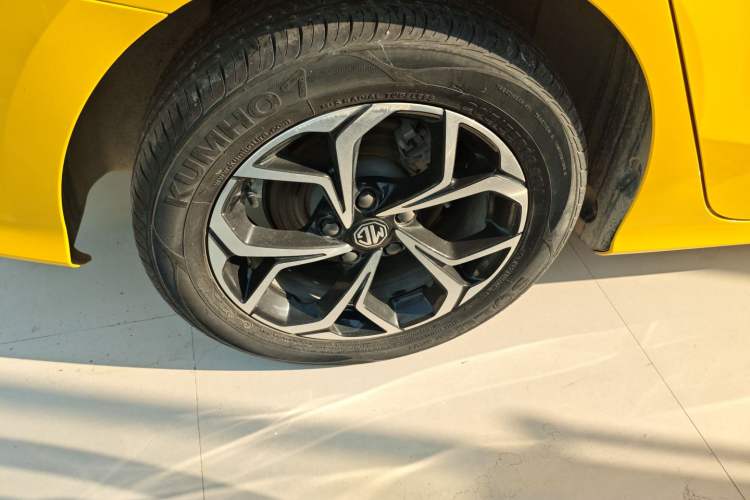 Used MG 5 2022 180 DVVT CVT Youth Luxury Edition Exterior 8