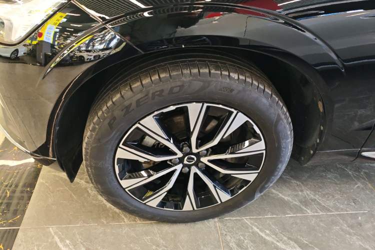 Used Volvo XC60 2024 B5 4x4 Smart Luxury Edition
