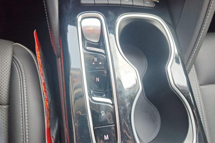 Used Buick Envision 2022 Facelift Encore Plus 552T Five-Seat Luxury Model Gear Lever