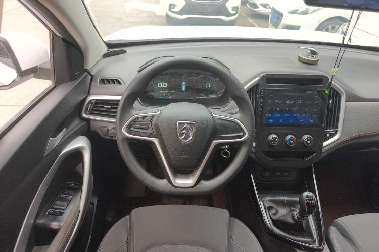 Used Baojun 530 2021 Global Car Anniversary Edition 1.5T Manual Comfort Model 5 Seats
