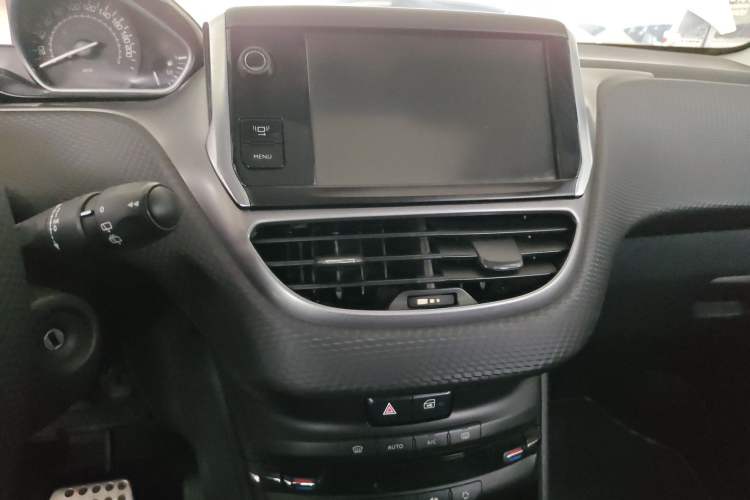 Used Peugeot 2008 2014 1.6L Automatic Fashion Edition
