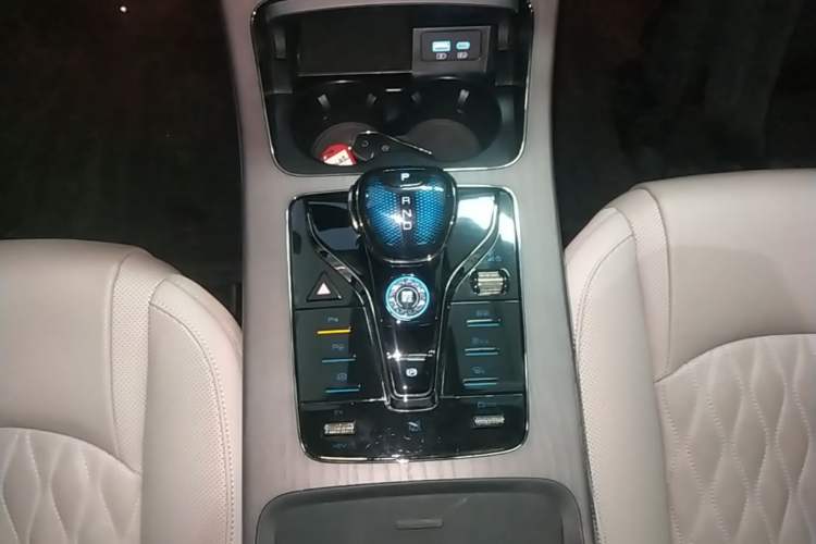 Used BYD Han 2025 DM-i Intelligent Driving Edition 125KM LiDAR Flagship Model