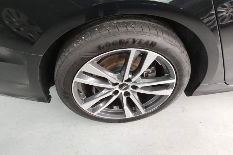 Used Audi A6L 2022 40 TFSI Luxury Dynamic Model Right Rear Wheel Hub