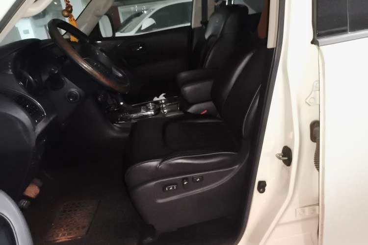 Used Infiniti QX 2011 QX56 Left Front Seat