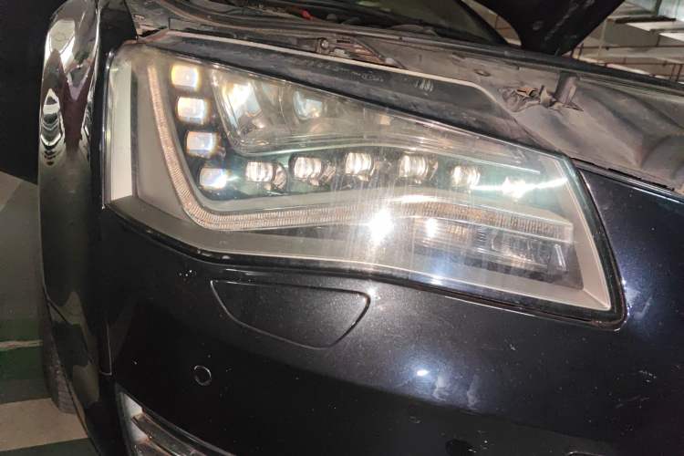 Used Audi A8 2013 A8L 40 hybrid
