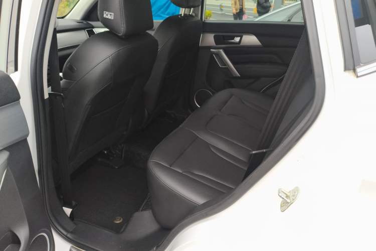 Used Haval H2 2017 Red-Label 1.5T Manual Two-Wheel Drive Luxury Model
