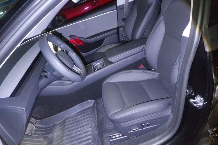 Used Tesla Model 3 2025 Model Revised Rear-Wheel-Drive Version
