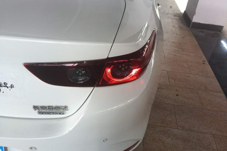 Used Mazda 3 Axela 2021 2.0L Automatic Zhiya Edition Right Rear Taillight