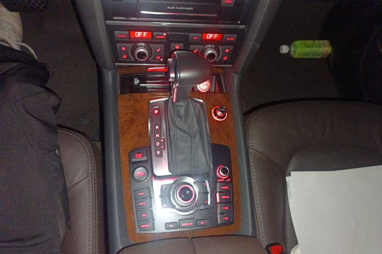 Used Audi Q7 2014 35 TFSI Sport Edition Gear Lever