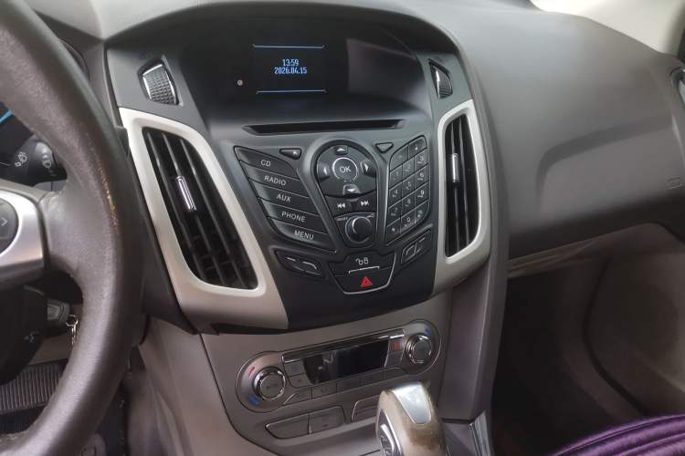 Used Ford Focus 2012 Sedan 1.6L Automatic Fashion Edition
