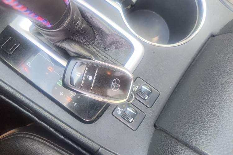 Used Toyota Highlander 2017 2.0T Four-Wheel Drive Luxury Edition 7 Seats