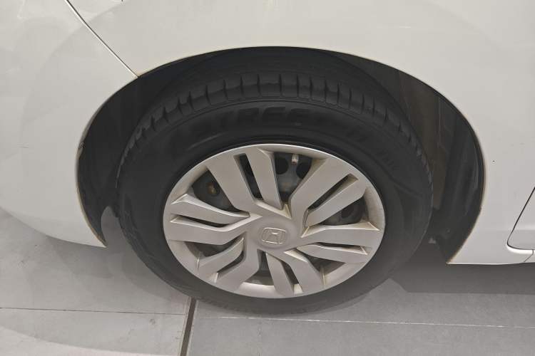 Used Honda Fit 2016 1.5L LX CVT Comfort Model Left Front Wheel Hub