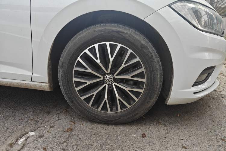 Used Volkswagen Sagitar 2020 280TSI DSG Comfort Version China VI Standard Right Front Wheel Hub
