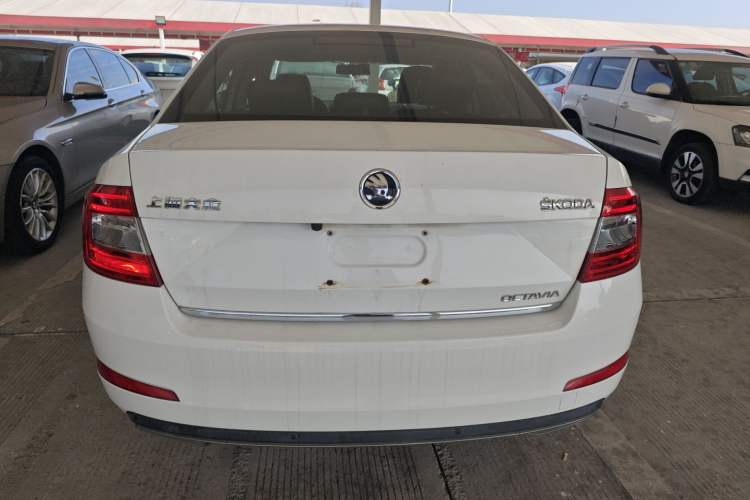 Used Skoda Octavia 2016 1.6L Automatic Smart Drive Edition