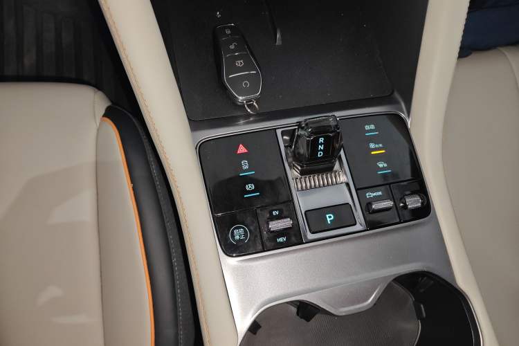 Used BYD Song PLUS New Energy 2024 HONOR Edition DM-i 110km Flagship Model Gear Lever