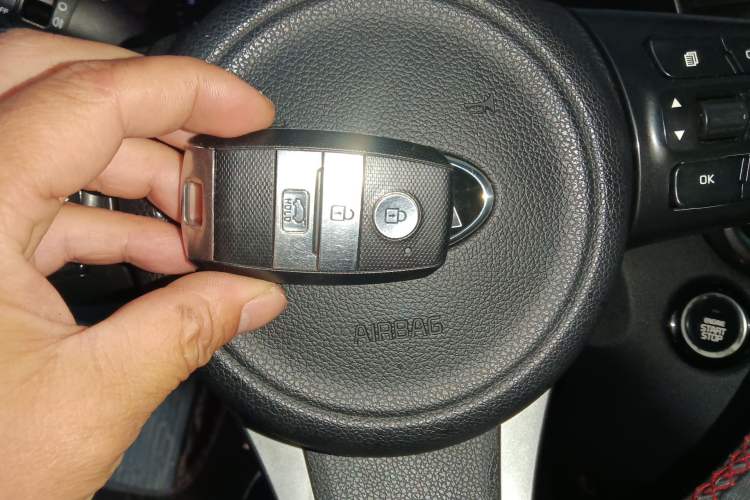 Used Kia Sorento 2015 Sorento L 2.2T Diesel 4WD Elite Edition 7 Seats China IV Standard