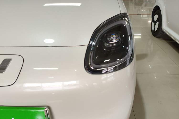 Used Wuling Hongguang MINIEV 2025 Four-Door Version Advanced Edition Left Front Headlight