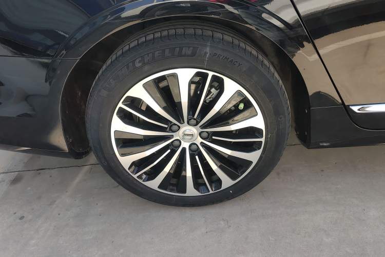 Used Volvo S90 New Energy 2023 T8 Plug-in Hybrid All-Wheel Drive Long-Range Zhiyi Luxury Edition Right Rear Wheel Hub