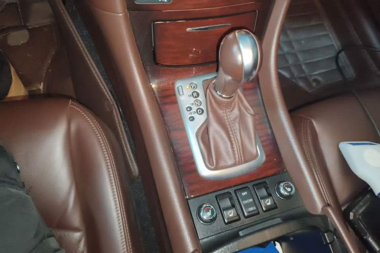 Used Infiniti QX50 2013 2.5L Two-Wheel-Drive Elegant Edition
