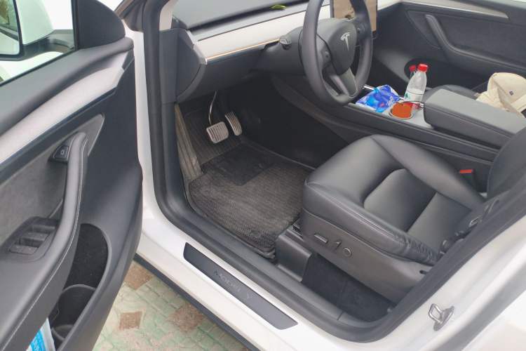 Used Tesla Model Y 2022 Rear-Wheel-Drive Version
