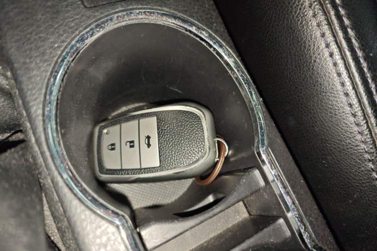 Used Toyota Corolla 2016 Dual-Engine 1.8L E-CVT Pioneer Edition Vehicle Key