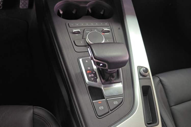 Used Audi A4L 2017 40 TFSI Style Edition
