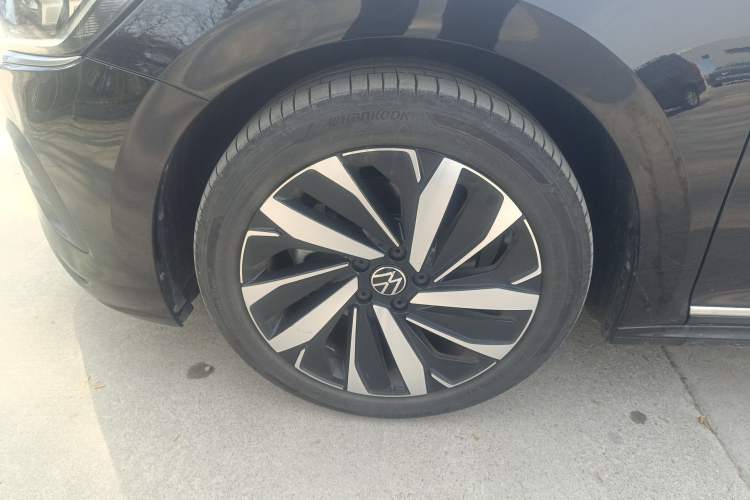 Used Volkswagen Passat 2024 330TSI Elite Edition Exterior 4