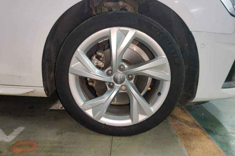 Used Audi A4L 2020 40 TFSI Fashionable and Elegant Model