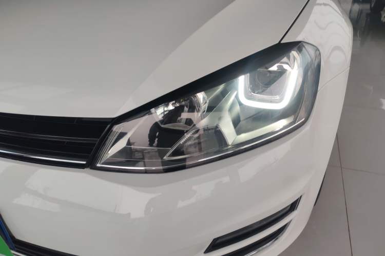 Used Volkswagen Golf 2016 230TSI Automatic Comfort Version Left Front Headlight