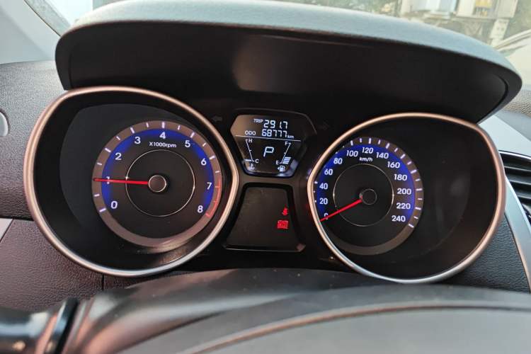 Used Hyundai Elantra (5th Generation / Langdong) 2015 1.6L Automatic Fashion Model