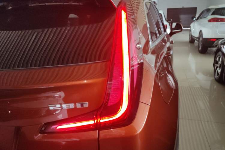 Used Cadillac XT4 2018 28T Two-Wheel Drive Leading Version Exterior 3