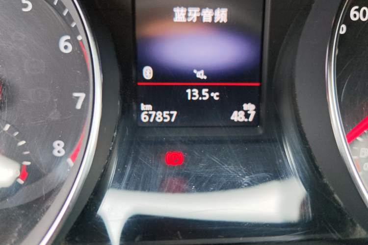 Used Volkswagen Magotan 2017 330TSI DSG Luxury Model Odometer Close Up